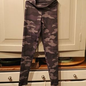 AERIE XS LYCRA CAMO LEGGINGS